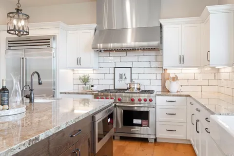 $2,895,000 | 3936 Skyfarm Drive, Santa Rosa, CA 95403