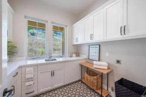 $2,895,000 | 3936 Skyfarm Drive, Santa Rosa, CA 95403