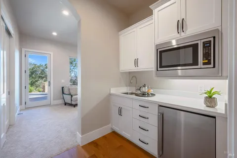 $2,895,000 | 3936 Skyfarm Drive, Santa Rosa, CA 95403