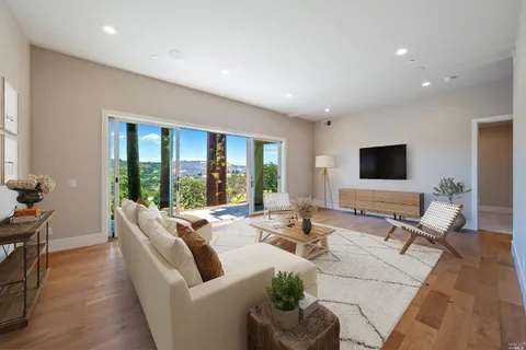 $2,895,000 | 3936 Skyfarm Drive, Santa Rosa, CA 95403