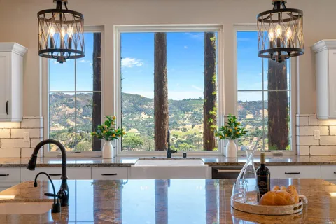 $2,895,000 | 3936 Skyfarm Drive, Santa Rosa, CA 95403