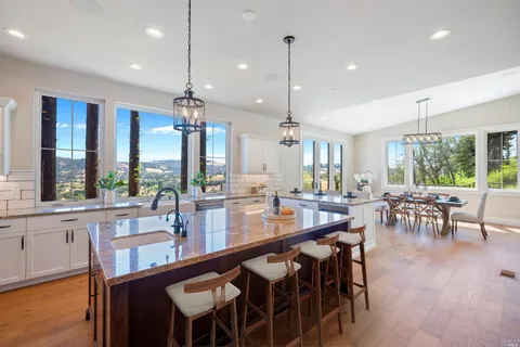 $2,895,000 | 3936 Skyfarm Drive, Santa Rosa, CA 95403