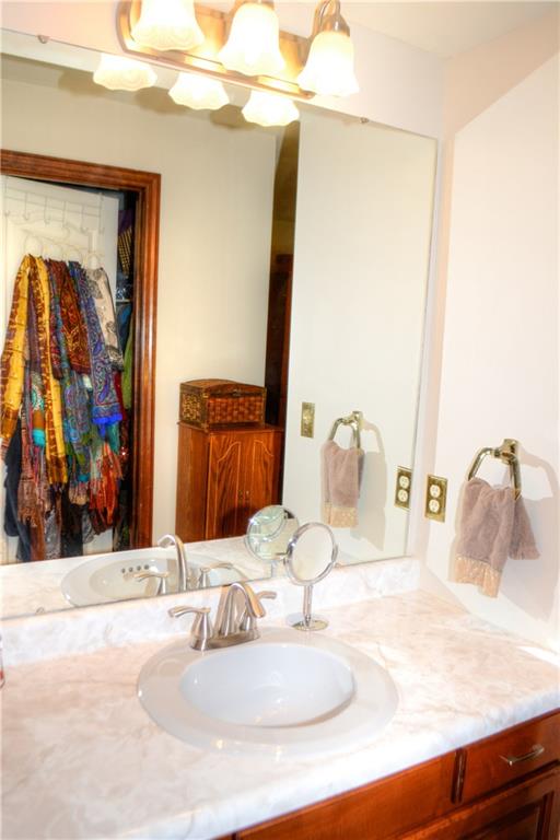 10128 Deer View Point Road Wexford, PA 15090 - Photo 14 of 25 Vanity area