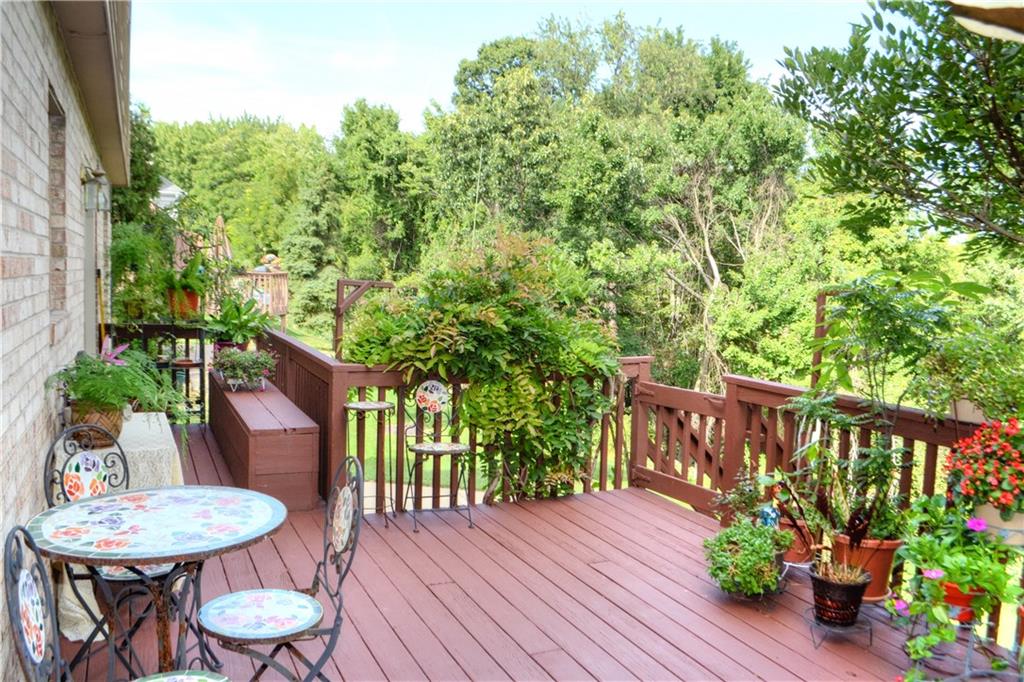 10128 Deer View Point Road Wexford, PA 15090 - Photo 22 of 25 Includes built-in bench