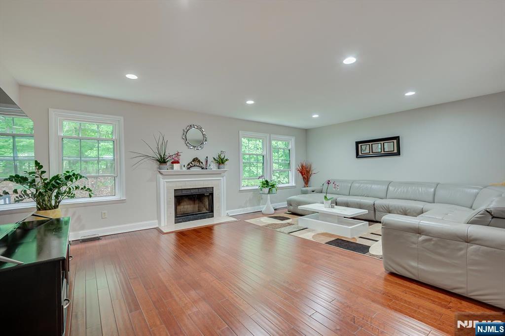 4506 Stonehedge Road, Unit 4506 Edison, NJ 08820 - Photo 17 of 48