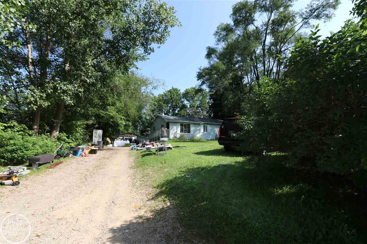215 Demode Road Holly, MI 48442 - Photo 16 of 22 31389604-17.JPG