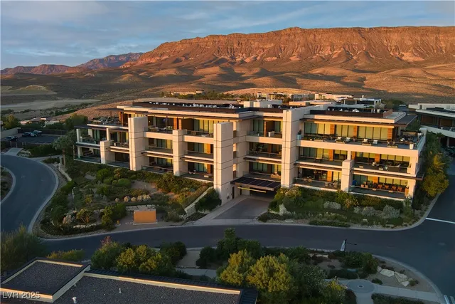$8,000,000 | 11665 Smt Clb Drive, Unit 305, Las Vegas, NV 89135