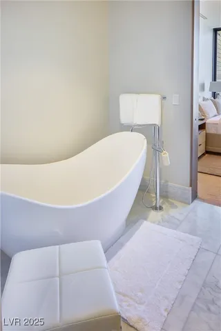 $8,000,000 | 11665 Smt Clb Drive, Unit 305, Las Vegas, NV 89135