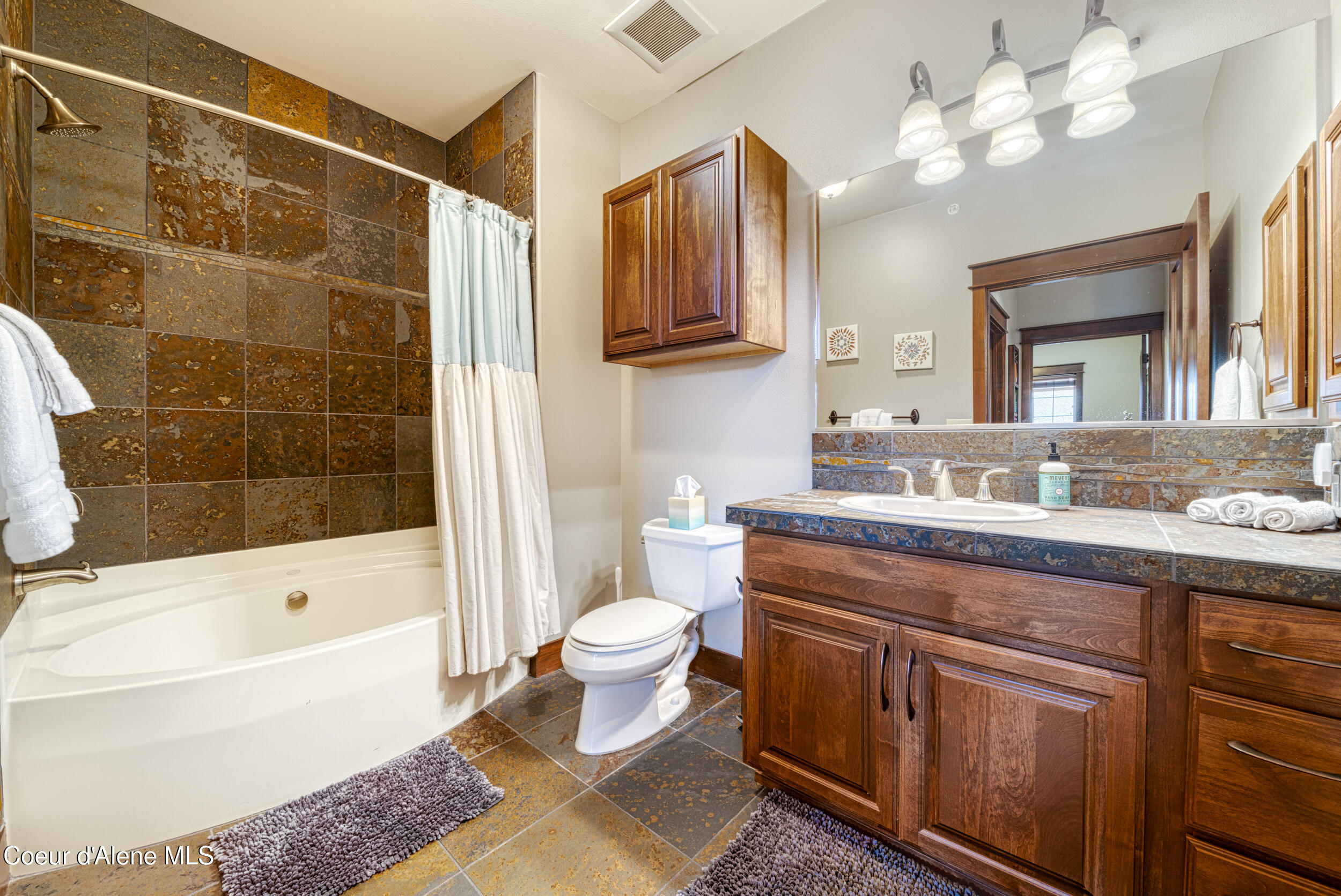 2051 North Main Street, Unit 314 Coeur D'Alene, ID 83814 - Photo 18 of 30 2051 N Main St, #314 - 17