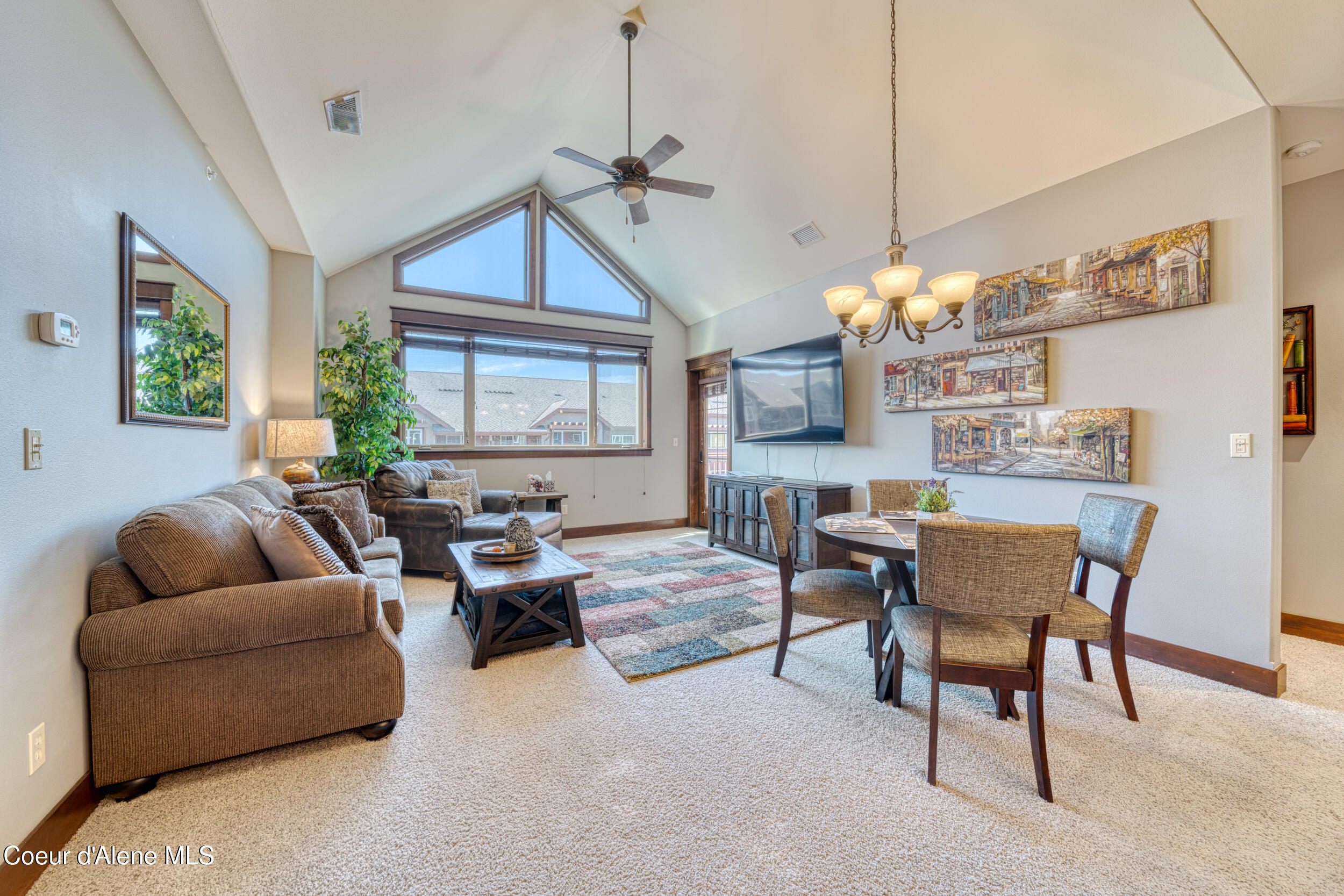 2051 North Main Street, Unit 314 Coeur D'Alene, ID 83814 - Photo 4 of 30 2051 N Main St, #314 - 02