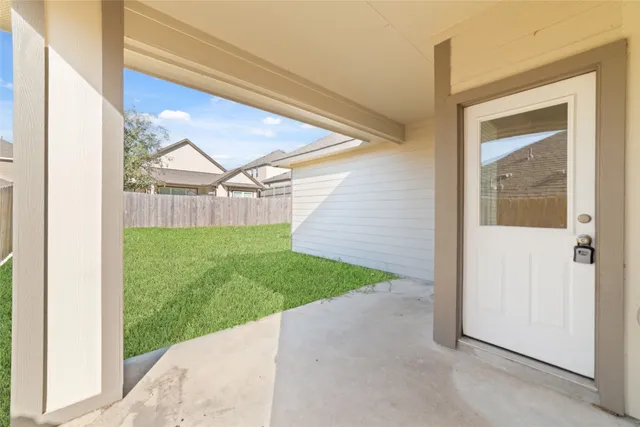 $2,000 | 919 Golden Willow Lane, Conroe, TX 77304