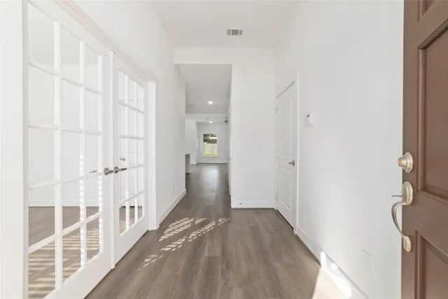 $2,000 | 919 Golden Willow Lane, Conroe, TX 77304