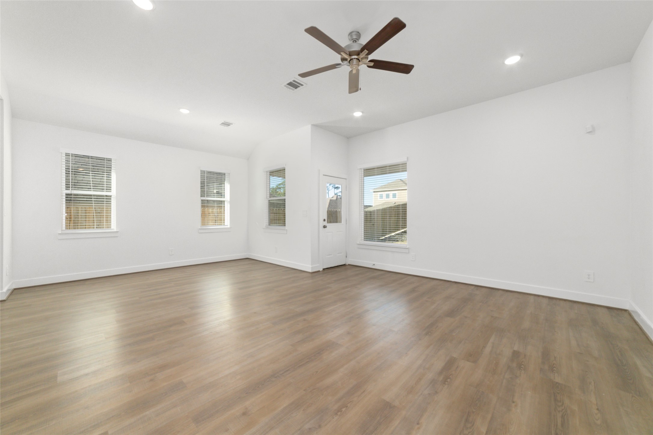 919 Golden Willow Lane Conroe, TX 77304 - Photo 4 of 22