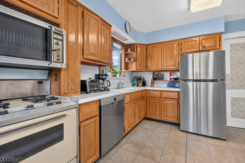 132 Hillside Road Elizabeth, NJ 07208 - Photo 12 of 29