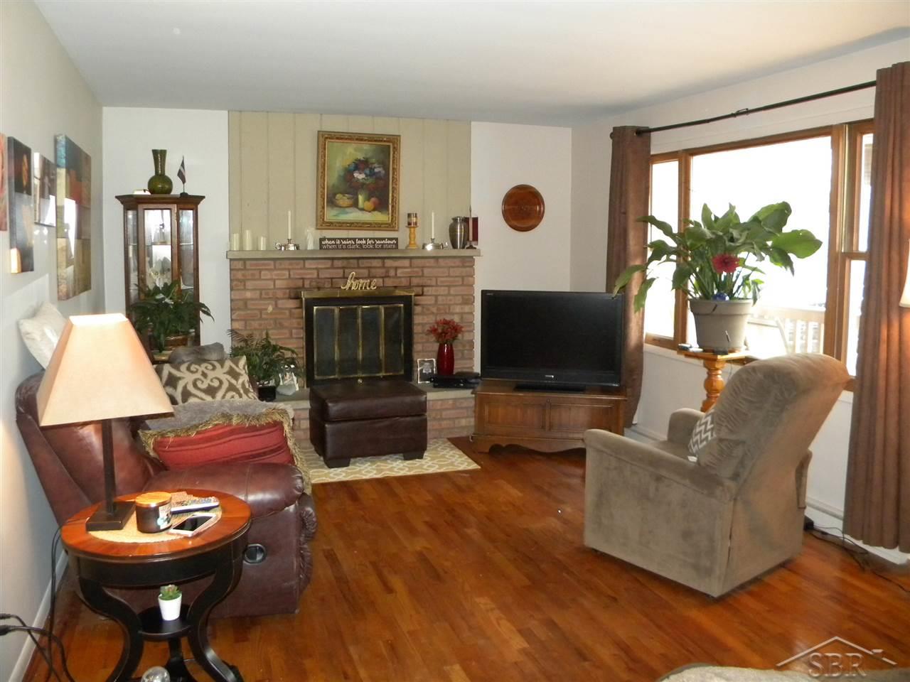 1460 Midland Road Saginaw, MI 48638 - Photo 9 of 30 31344335-8.JPG