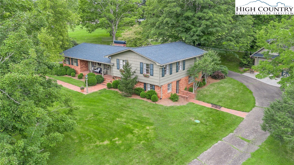 306 Frank Edwards Road West Jefferson, NC 28694 - Photo 3 of 50 Gallery Image 3