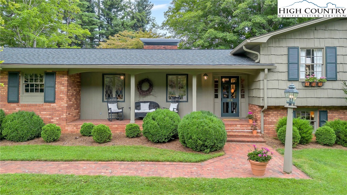 306 Frank Edwards Road West Jefferson, NC 28694 - Photo 4 of 50 Gallery Image 4