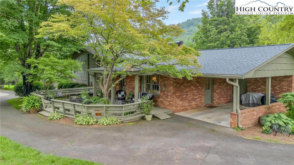 306 Frank Edwards Road West Jefferson, NC 28694 - Photo 7 of 50 Gallery Image 7