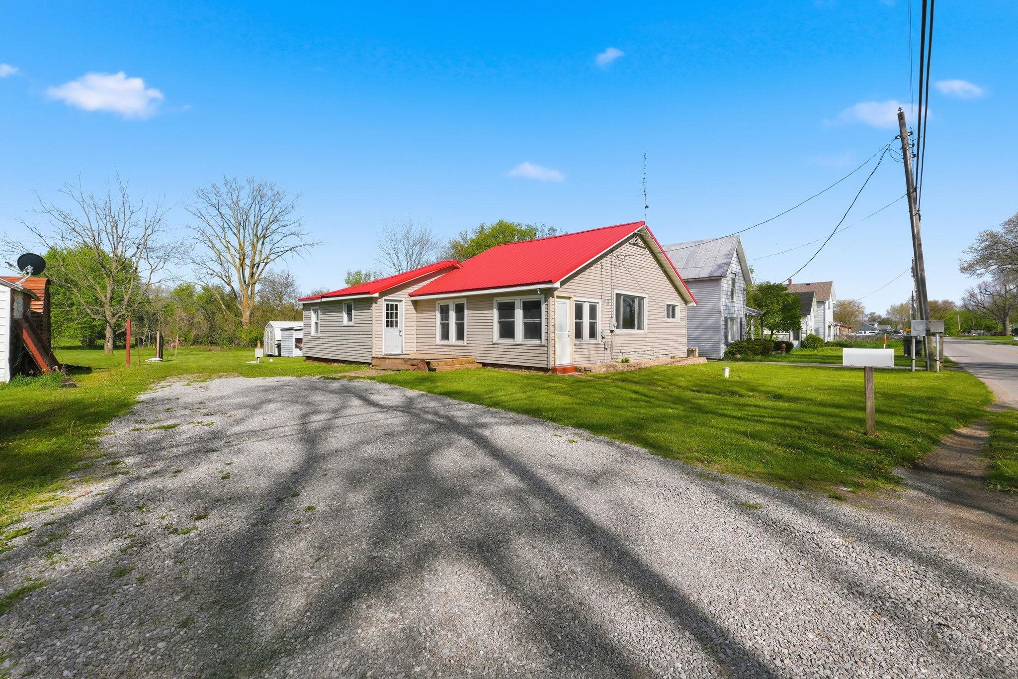 3920 South 1175 East Lagrange, IN 46761 - Photo 2 of 28
