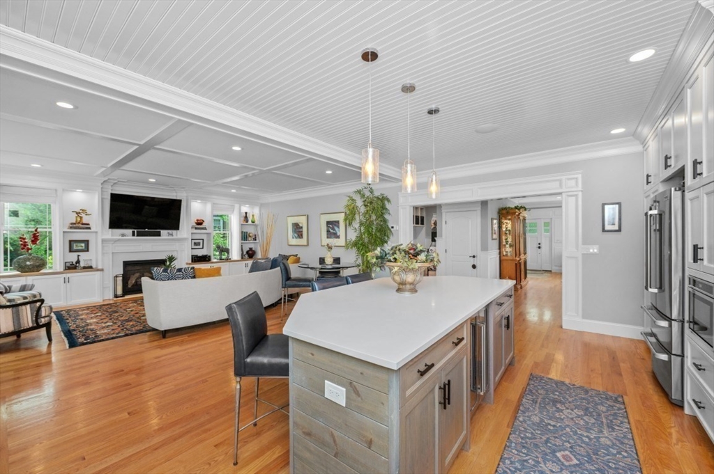 456 Chestnut Street Needham, MA 02492 - Photo 9 of 37