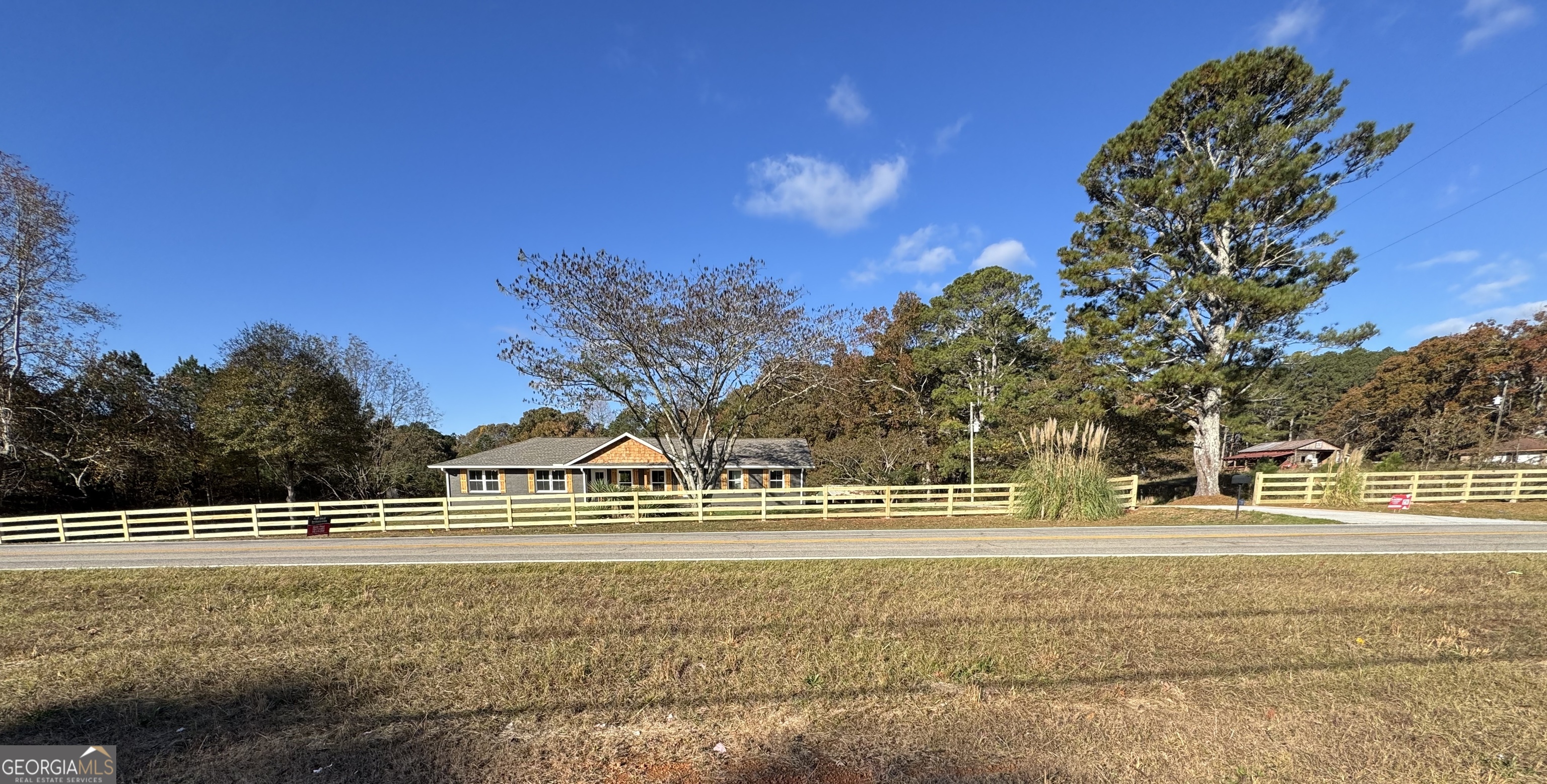 2789-h D H D Atha Road Covington, GA 30014 - Photo 2 of 47 new front fence added