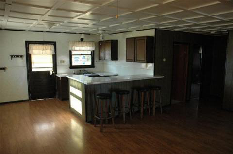 210 Oak Grove Road Jackson, MI 49203 - Photo 4 of 11 923433-3.JPG