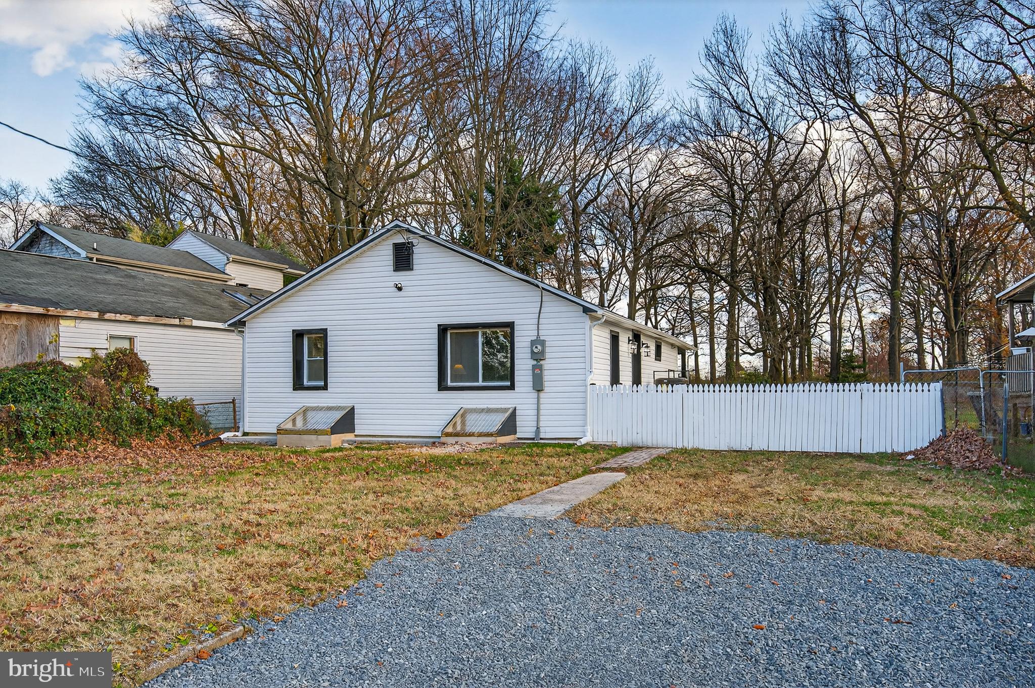 7631 Old Battle Grove Road Baltimore, MD 21222 - Photo 4 of 36