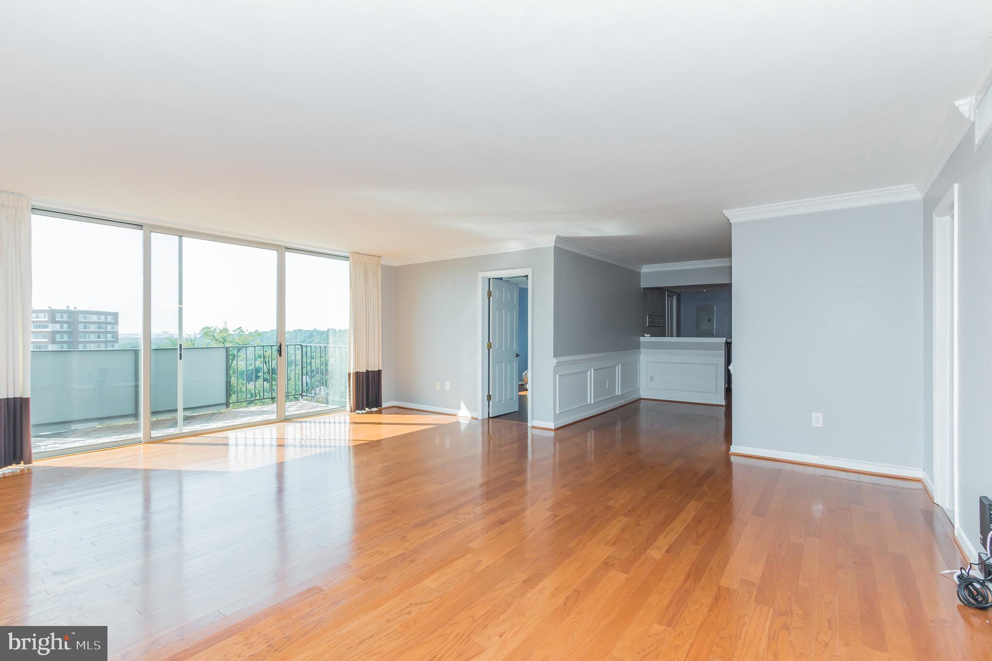 1515 South Arlington Ridge Road, Unit 704 Arlington, VA 22202 - Photo 2 of 38 Living Room