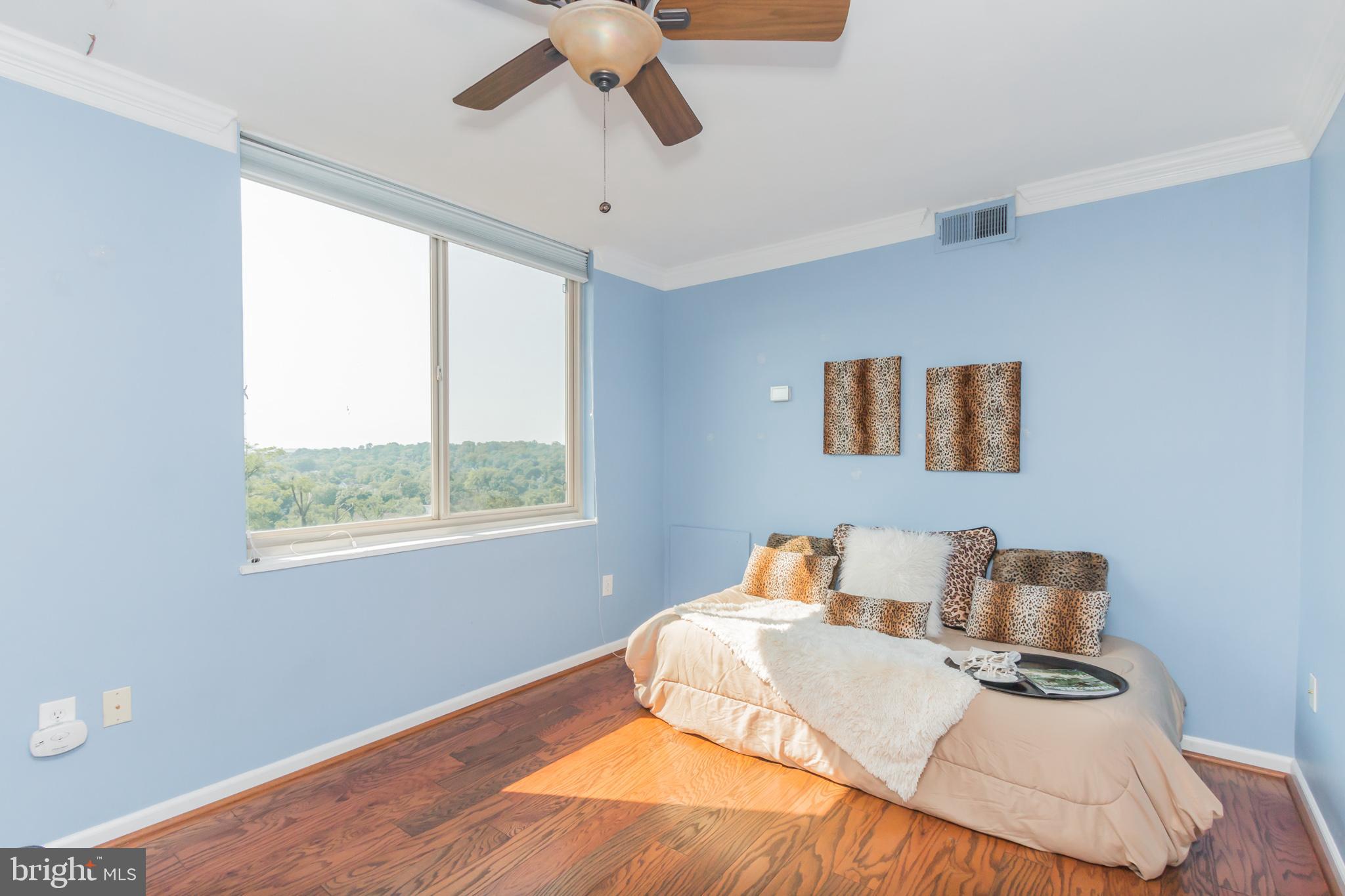 1515 South Arlington Ridge Road, Unit 704 Arlington, VA 22202 - Photo 20 of 38 Bedroom