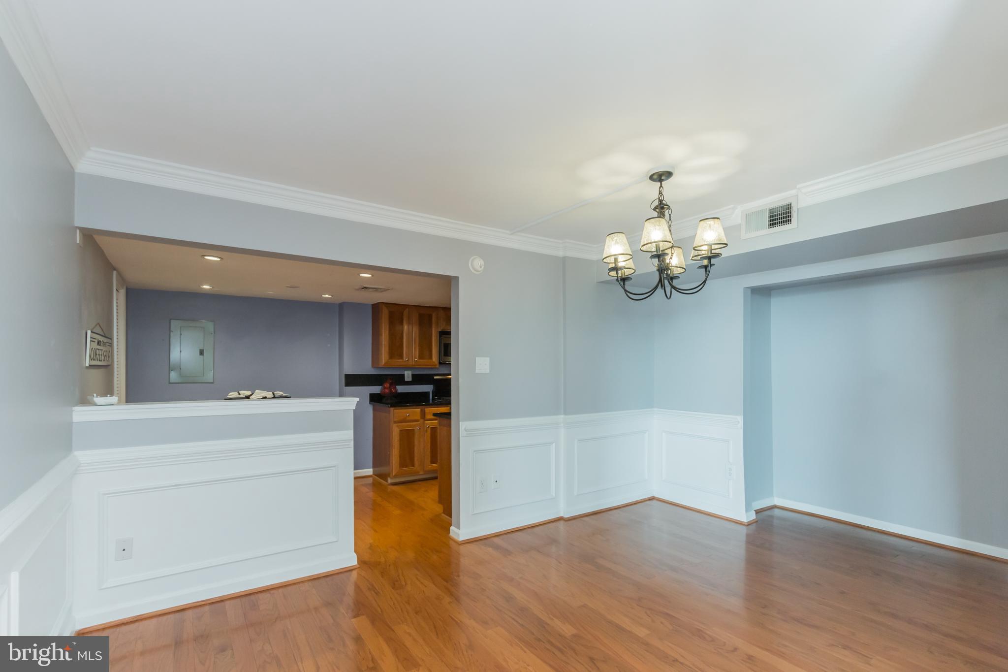 1515 South Arlington Ridge Road, Unit 704 Arlington, VA 22202 - Photo 7 of 38 Dining Room