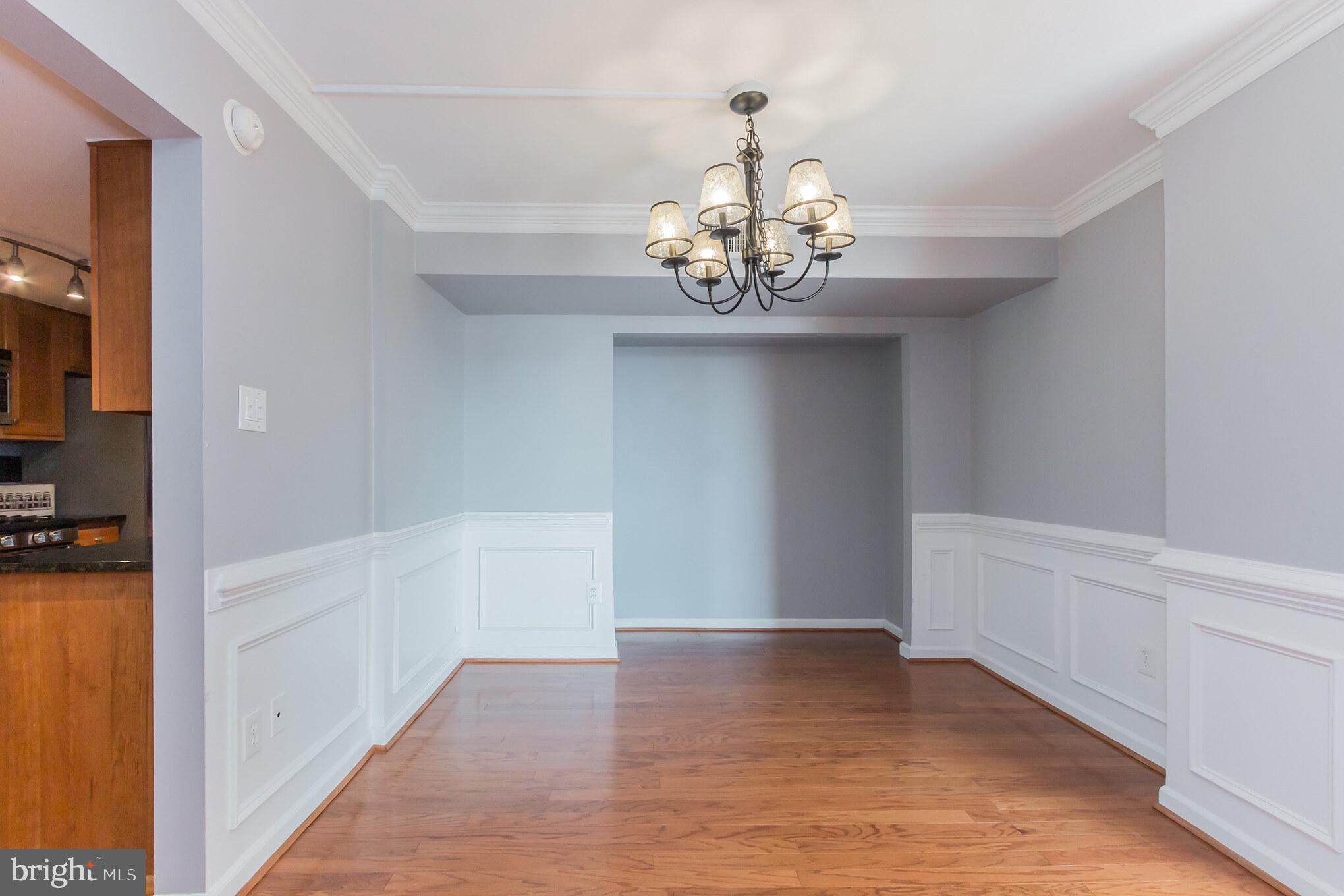 1515 South Arlington Ridge Road, Unit 704 Arlington, VA 22202 - Photo 8 of 38 Dining Room