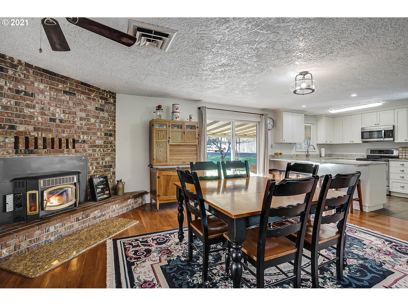 19000 Frost Road Dallas, OR 97338 - Photo 6 of 32