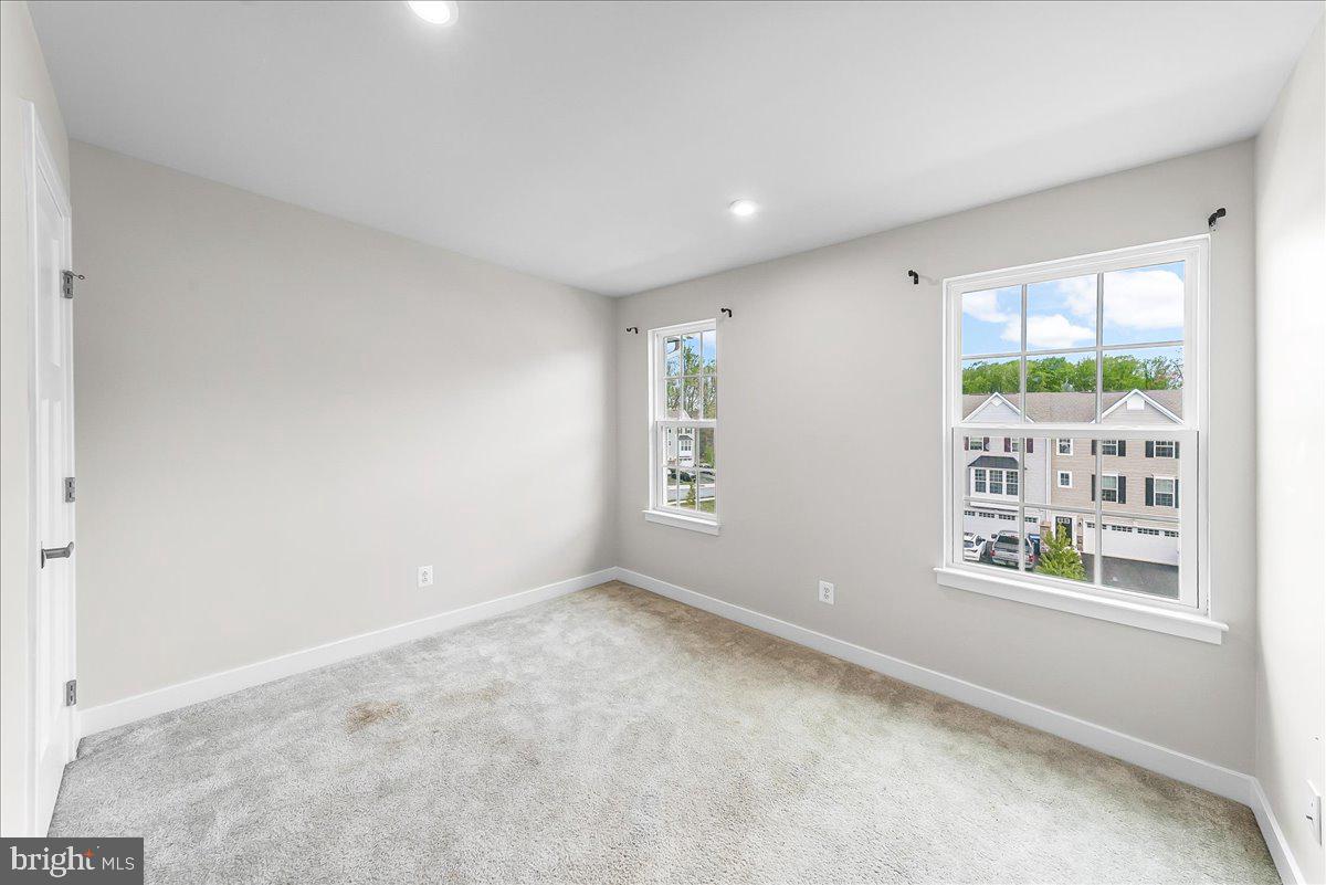 2145 Rivers Drive Newark, DE 19702 - Photo 21 of 30 Bright and airy room with dual windows.
