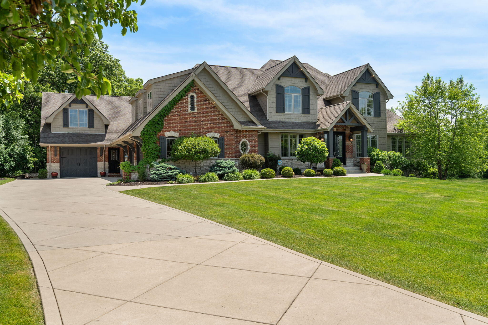 1840 Kleven Lane Crown Point, IN 46307 - Photo 3 of 112 2048x1365