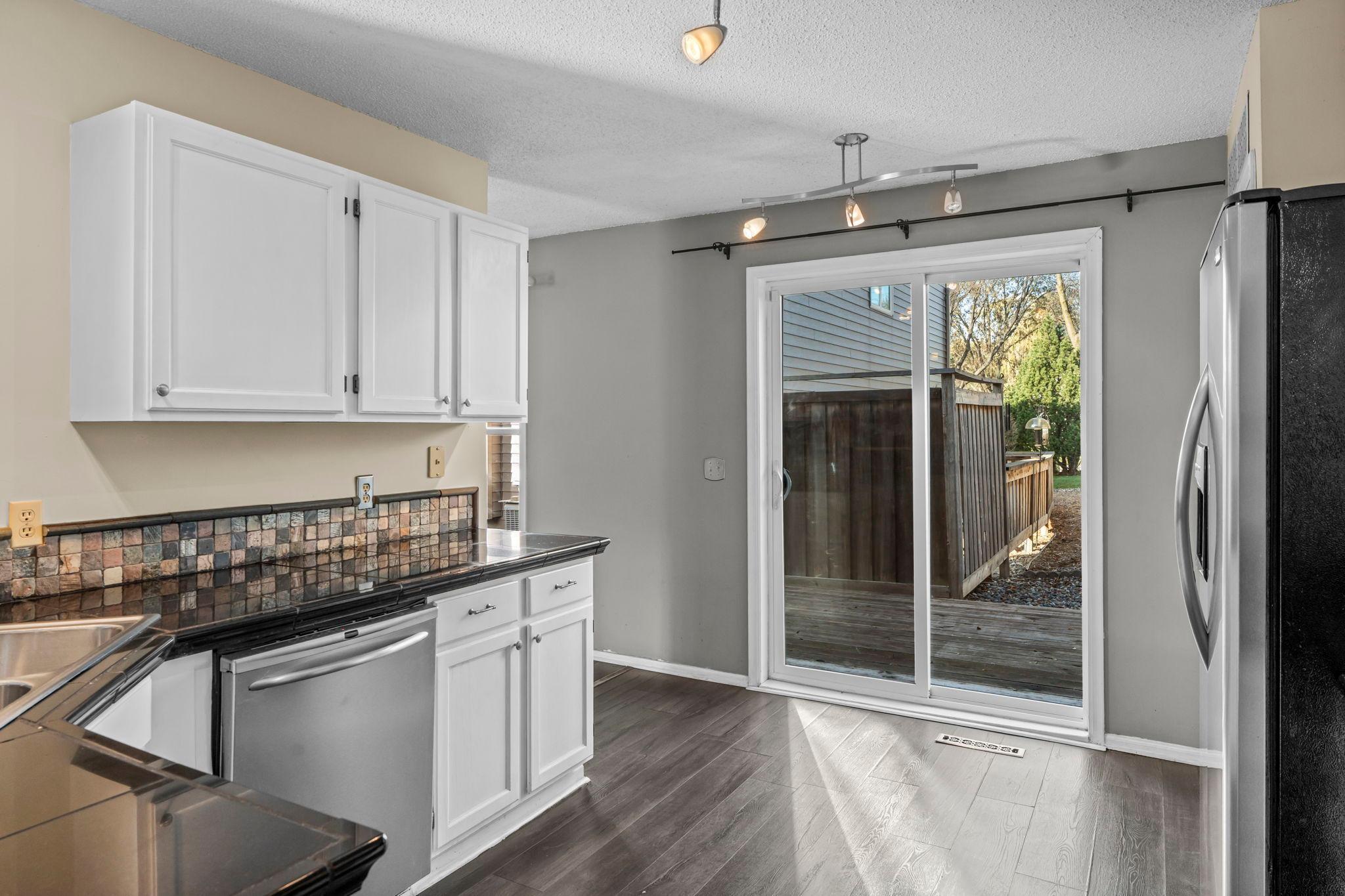 18502 Apple Tree Court Minnetonka, MN 55345 - Photo 13 of 31