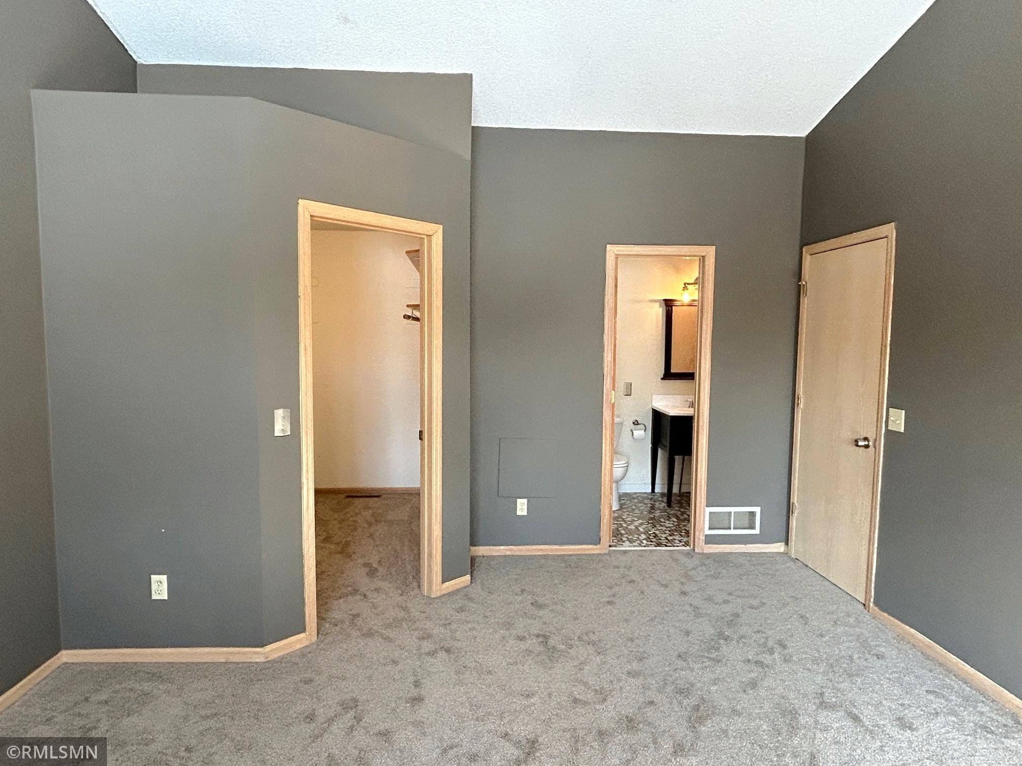 18502 Apple Tree Court Minnetonka, MN 55345 - Photo 20 of 31