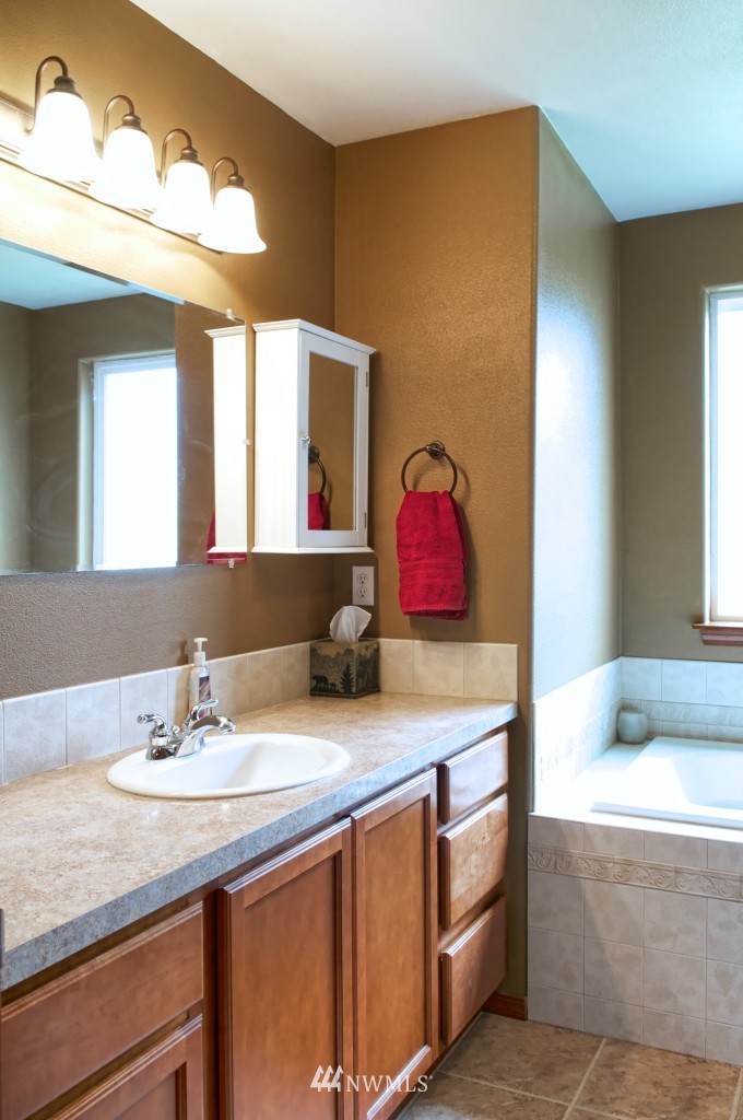 9515 185th Avenue Southwest Rochester, WA 98579 - Photo 10 of 20