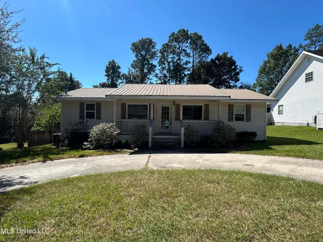$109,900 | 8924 Hamakua Street, Diamondhead, MS 39525
