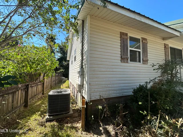 $109,900 | 8924 Hamakua Street, Diamondhead, MS 39525