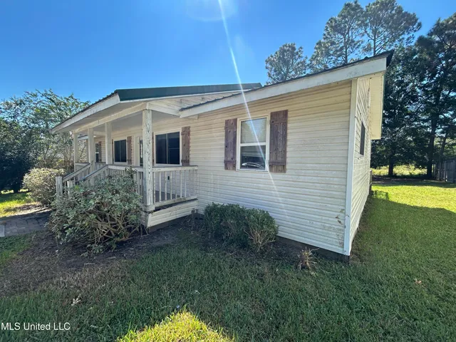 $109,900 | 8924 Hamakua Street, Diamondhead, MS 39525