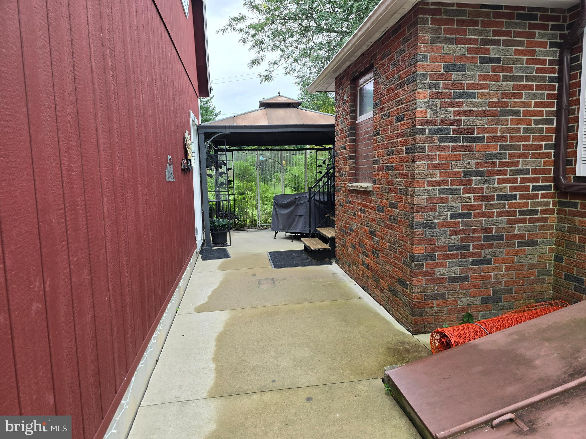 1726 Glassboro Road Williamstown, NJ 08094 - Photo 23 of 26 Yard Sitting Area