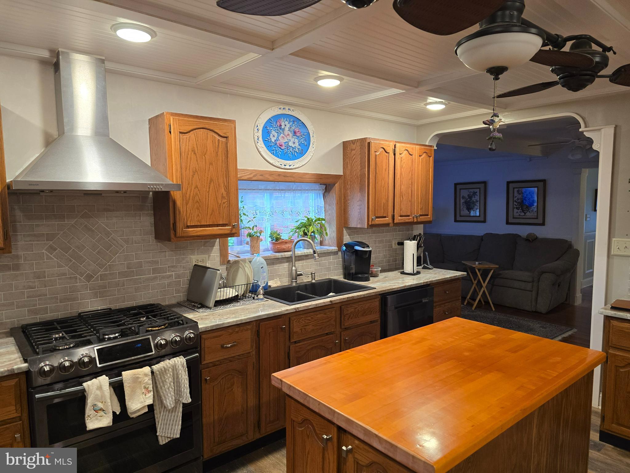 1726 Glassboro Road Williamstown, NJ 08094 - Photo 5 of 26 Kitchen w/Range Hood