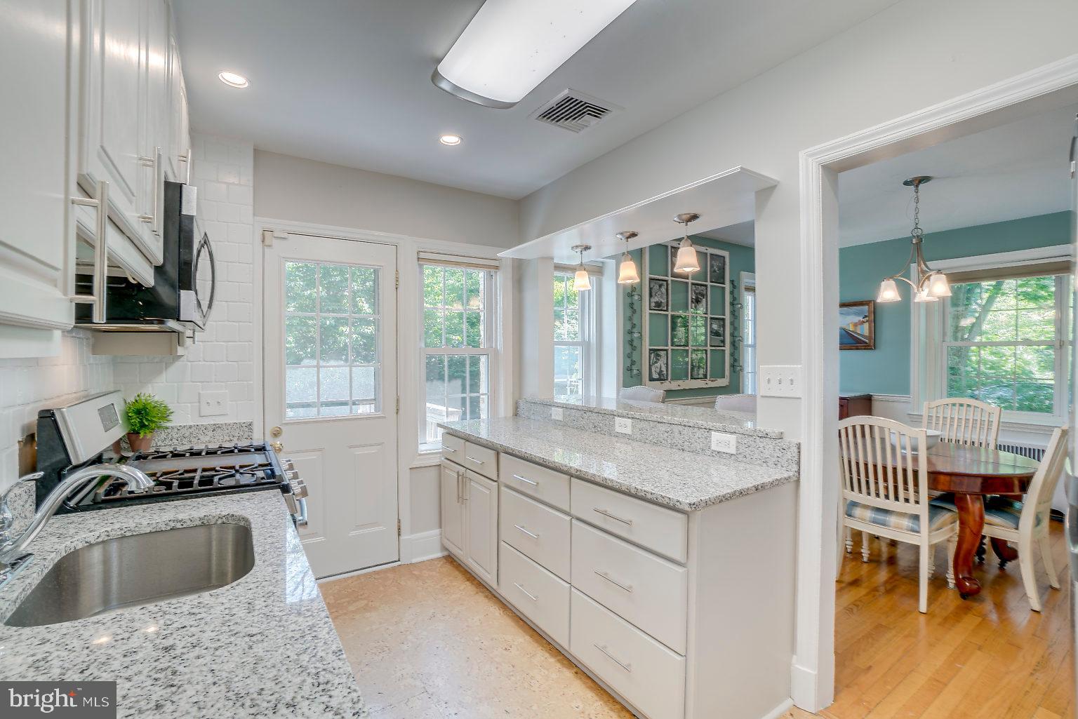 4401 Sedgwick Road Baltimore, MD 21210 - Photo 14 of 53