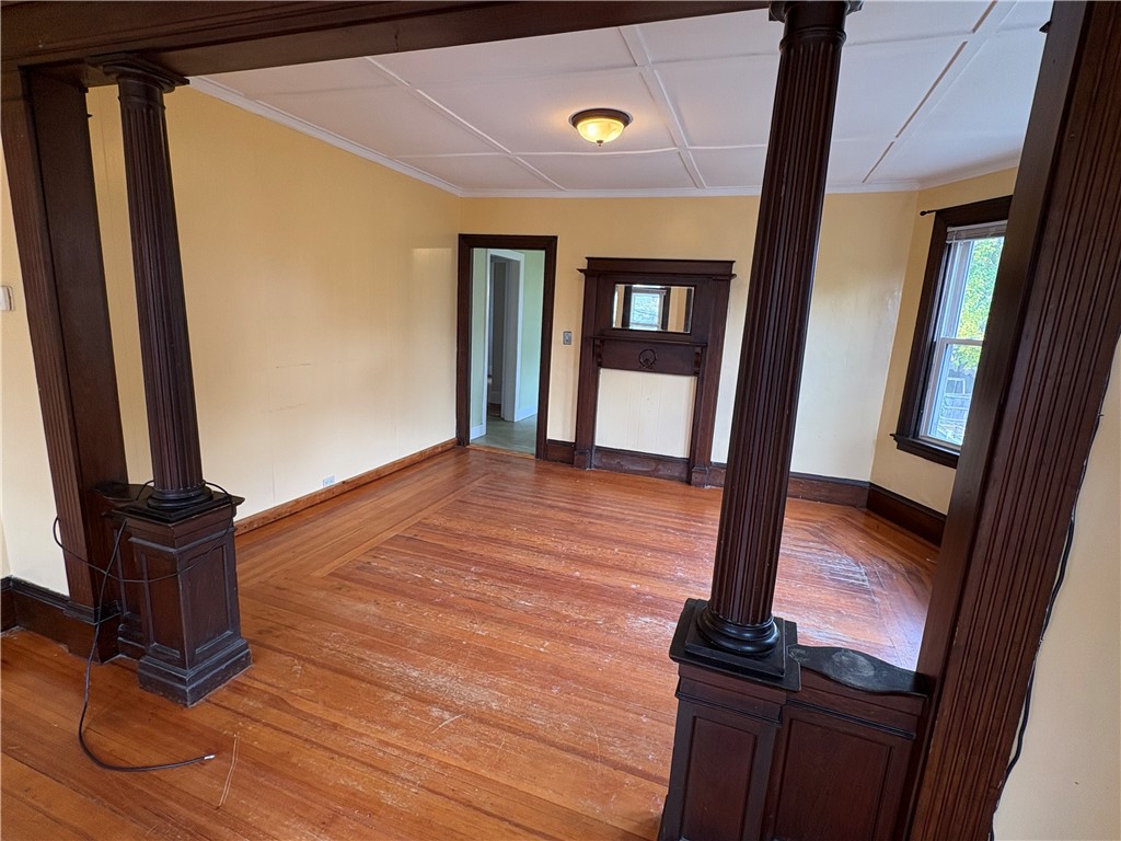 137 Rutherglen Avenue Providence, RI 02907 - Photo 18 of 37 Unit 2 double parlour.