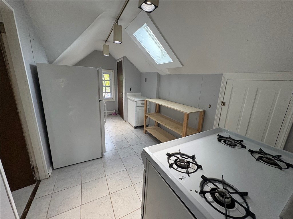 137 Rutherglen Avenue Providence, RI 02907 - Photo 30 of 37 Unit 3 Kitchen.