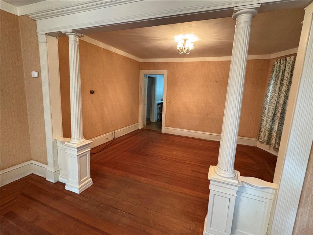 137 Rutherglen Avenue Providence, RI 02907 - Photo 4 of 37 Nice woodwork.