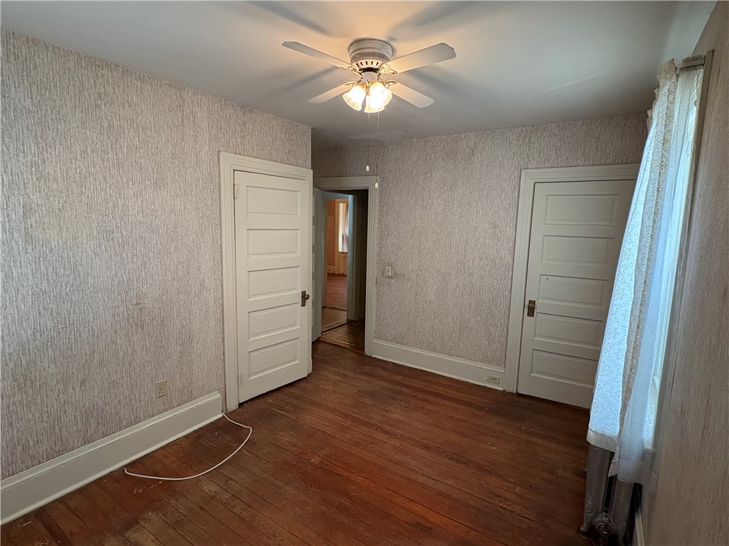 137 Rutherglen Avenue Providence, RI 02907 - Photo 9 of 37 Unit 1 bedroom.