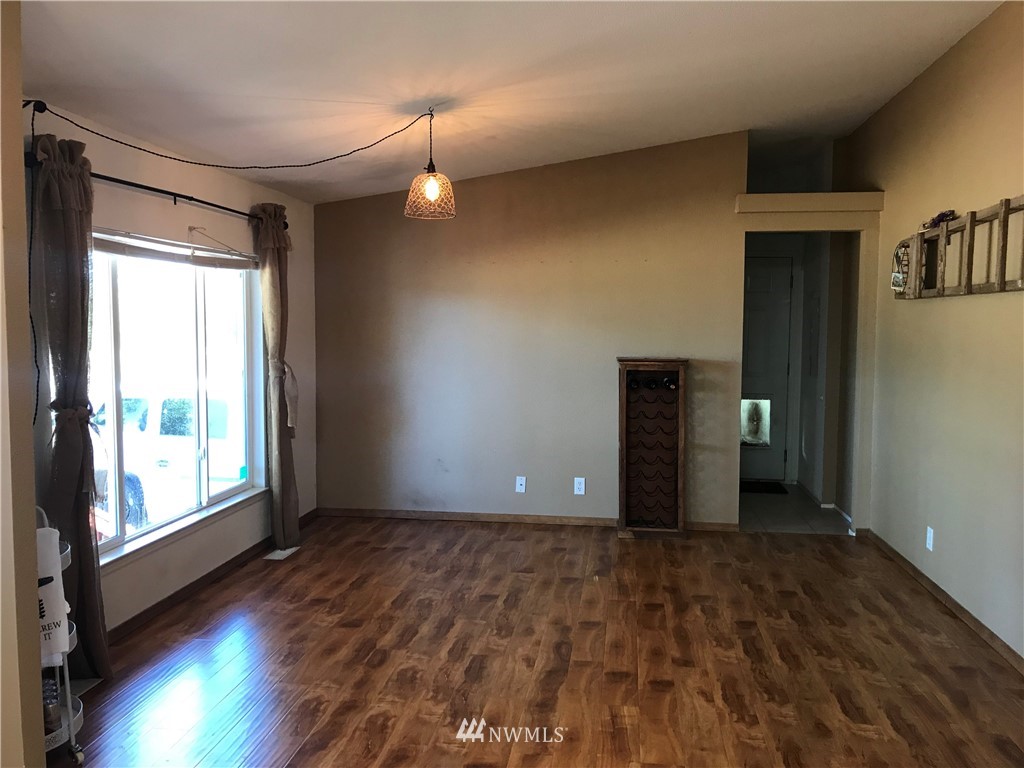 467 West Birnie Slough Road Cathlamet, WA 98612 - Photo 10 of 21 Gallery Image 10