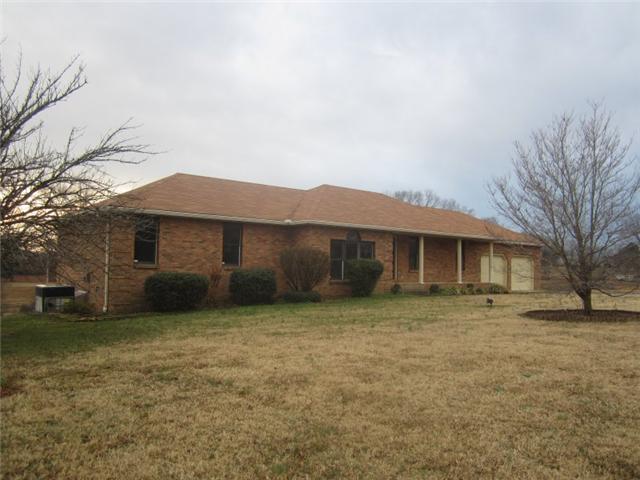 172 Cave Springs Road Lebanon, TN 37087 - Photo 2 of 19 Two car attached garage |