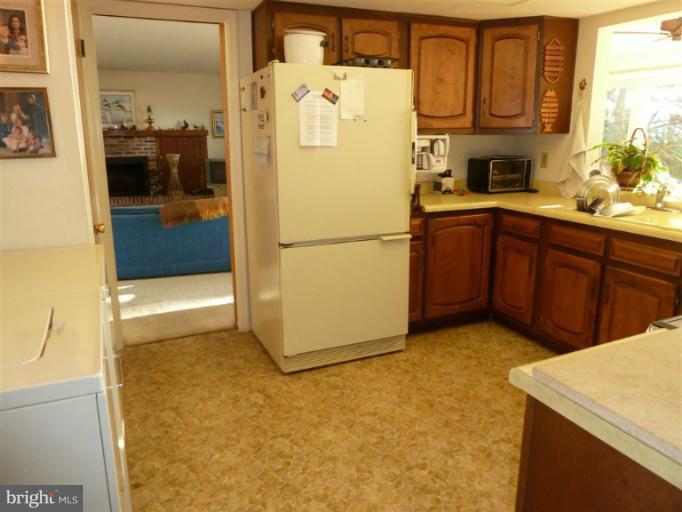 7255 Cooper Point Road Bozman, MD 21612 - Photo 1 of 11 Kitchen